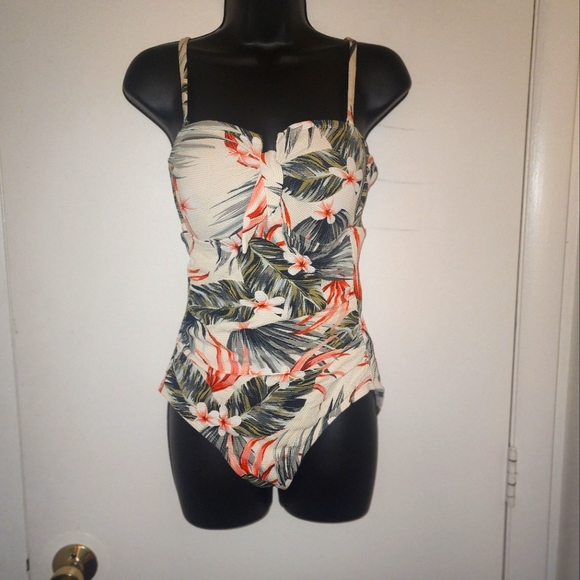 Tropical print one piece swimsuit - Picture 3 of 4